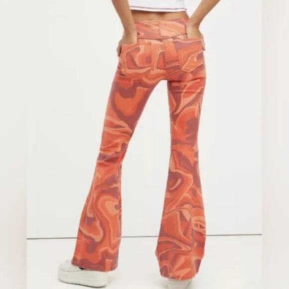 We The Free Penny Pull-On Flare Jeans Women's Size 30 - Picture 3 of 11